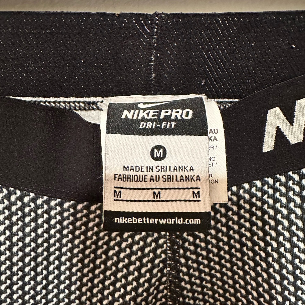Nike Black and Gray Gradient Leggings - Picture 3 of 3